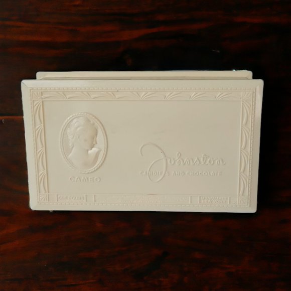 1920's-30's Art-deco Celluloid Cameo box from Johnston Candie’s - Picture 1 of 7